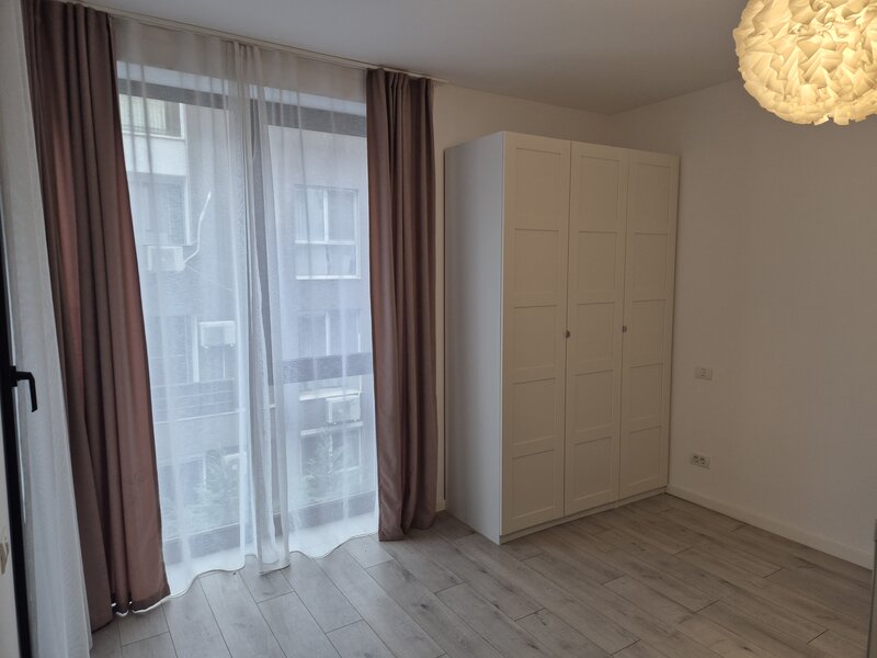 Win Herastrau, prima inchiriere, etaj 1, 2 ac, transformat in 3 camere, 0%